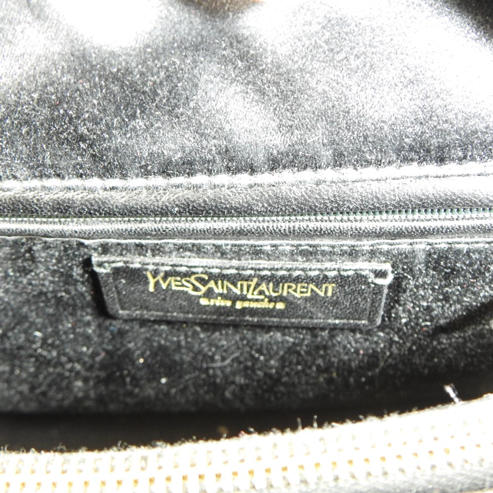 An Yves Saint Laurent black patent handbag, with a detachable inner compartment, - Image 6 of 13