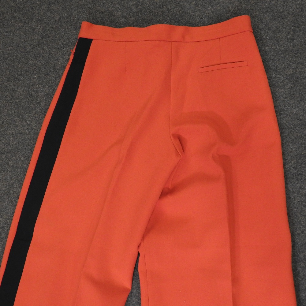 A pair of Amanda Wakeley red wide leg trousers, a pair of Amanda Wakeley green wide leg trousers, - Image 5 of 11