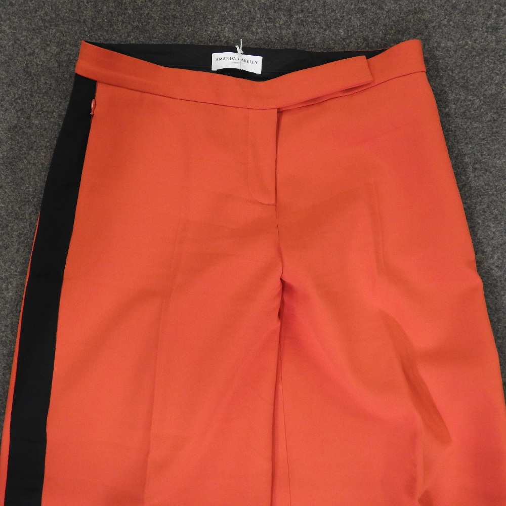 A pair of Amanda Wakeley red wide leg trousers, a pair of Amanda Wakeley green wide leg trousers, - Image 3 of 11