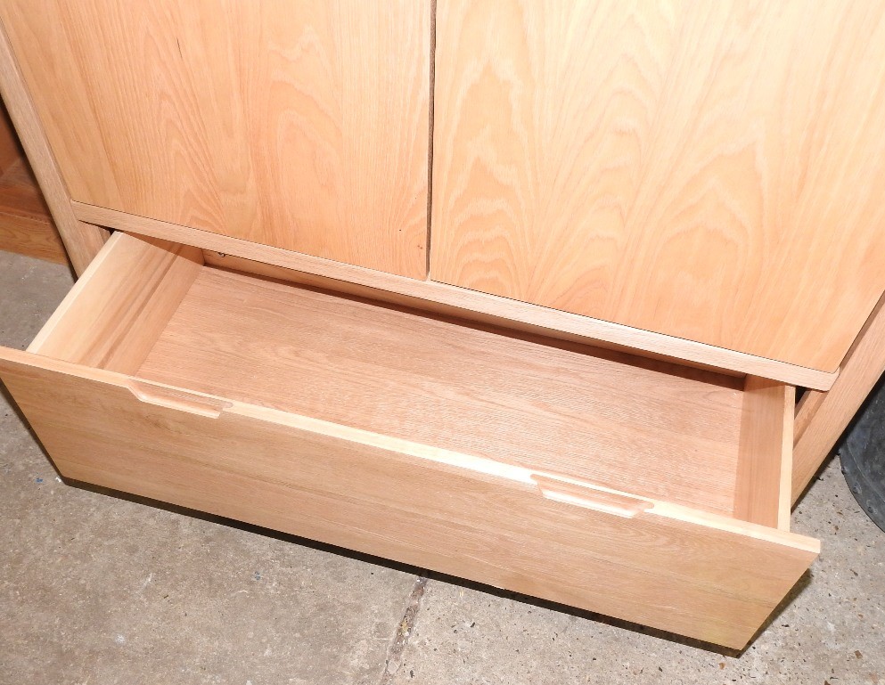 A modern light oak double wardrobe, - Image 7 of 8