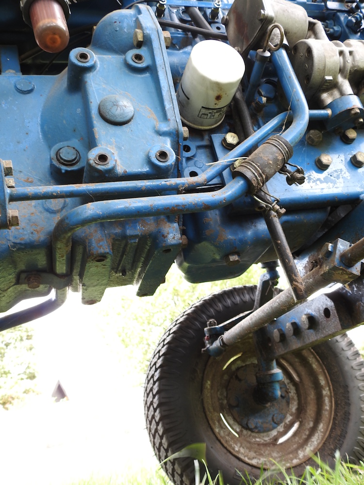 A barn find blue 1980's Ford 1210 compact tractor - Image 26 of 38