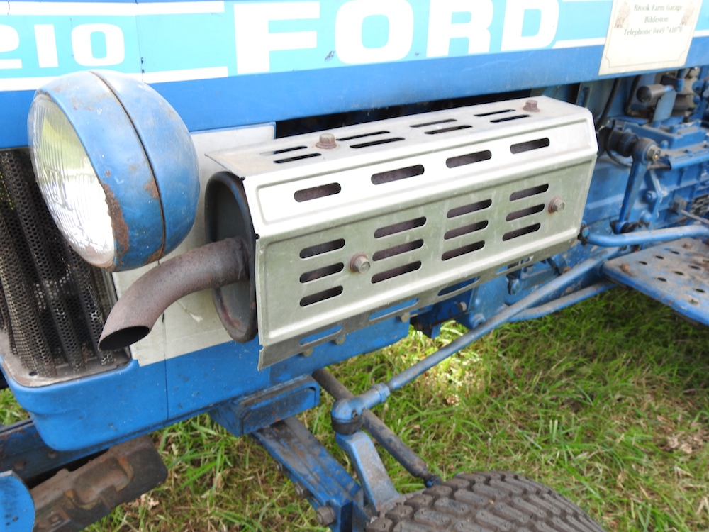 A barn find blue 1980's Ford 1210 compact tractor - Image 6 of 38