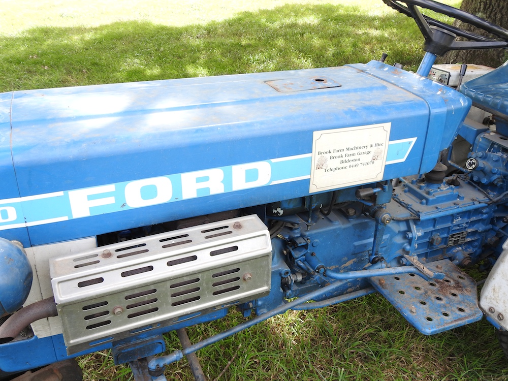 A barn find blue 1980's Ford 1210 compact tractor - Image 5 of 38