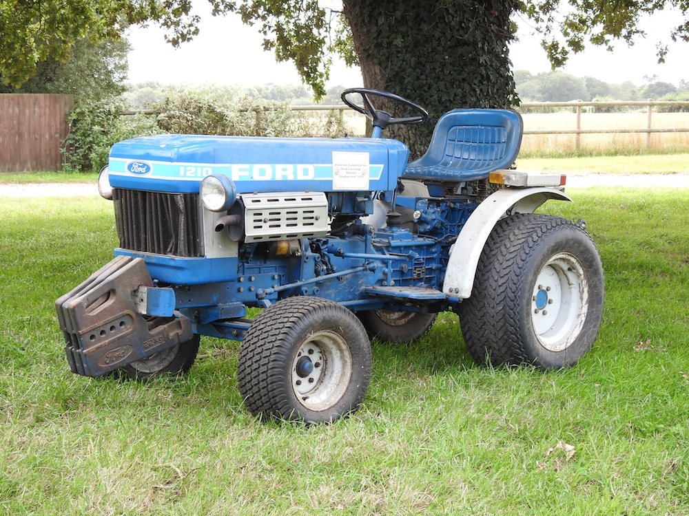 A barn find blue 1980's Ford 1210 compact tractor - Image 4 of 38