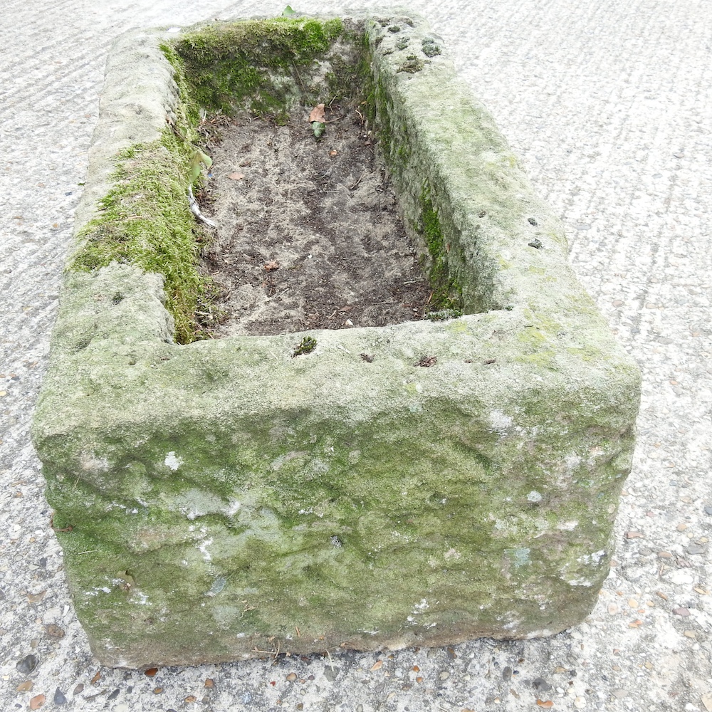 An antique carved stone water trough, - Image 6 of 7