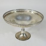 An Edwardian silver dish, of pedestal shape, London 1905,