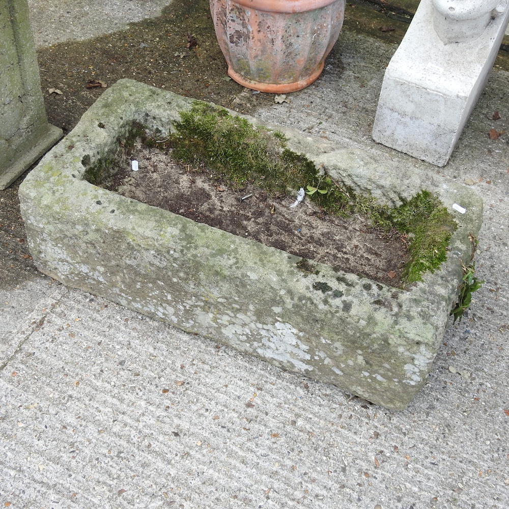 An antique carved stone water trough, - Image 3 of 7