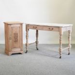 An Edwardian stripped satin walnut wash stand, with a marble top, 107cm,