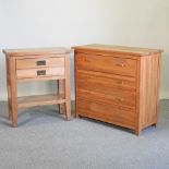 A modern oak chest of drawers, 99cm,
