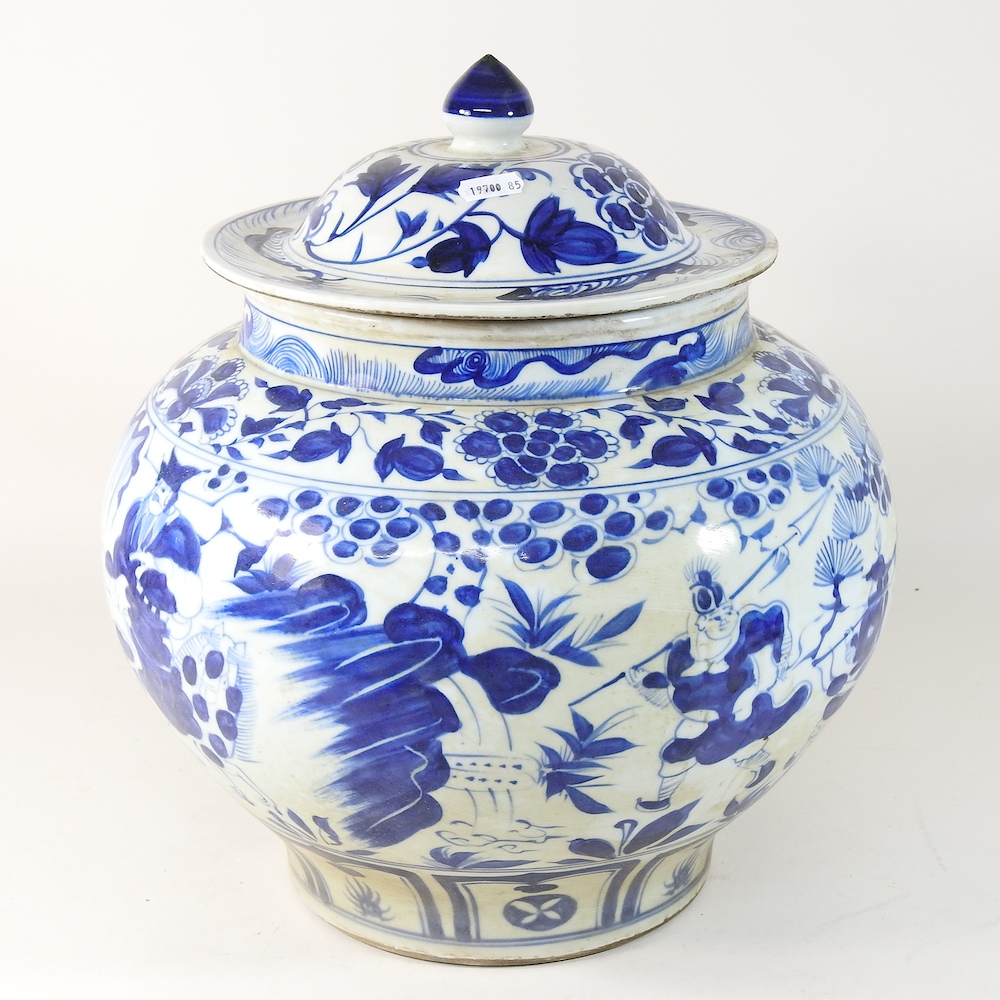 A 20th century Chinese blue and white porcelain jar with lid,