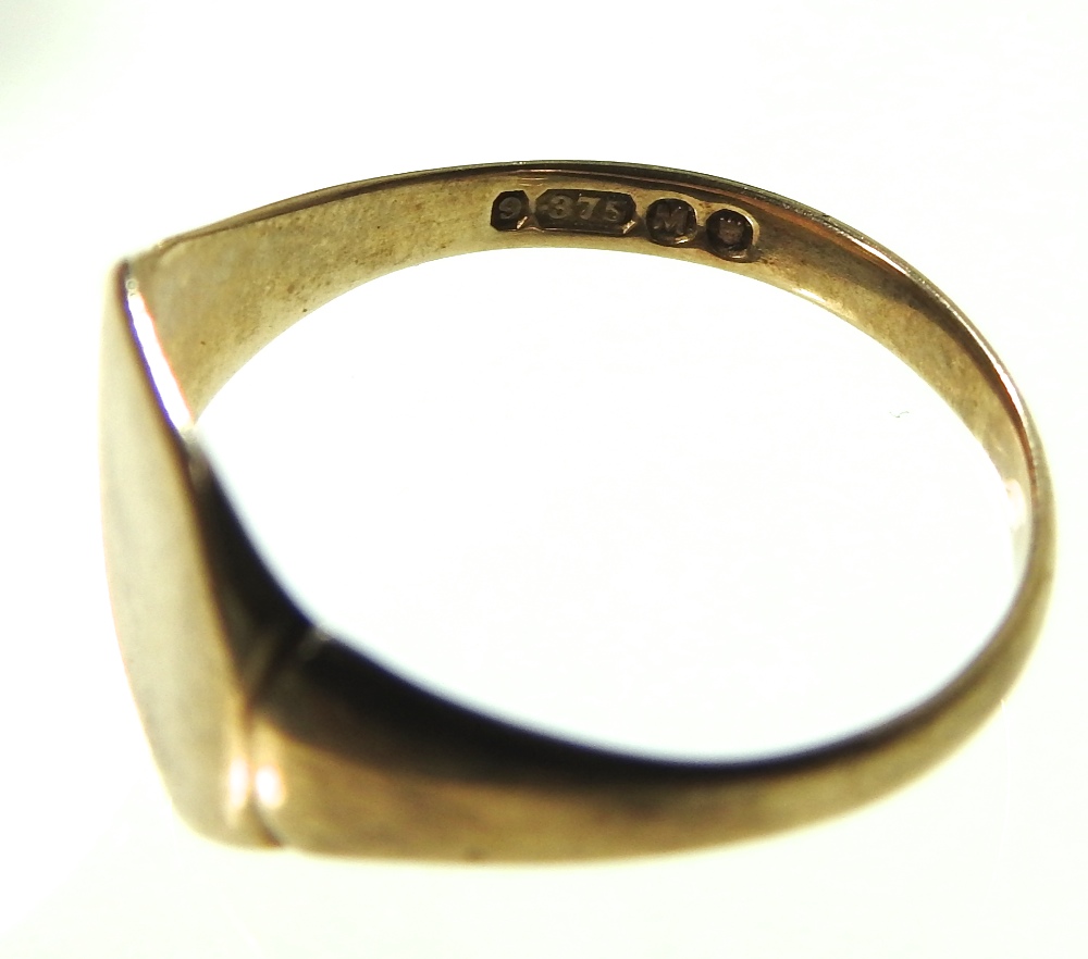 Two 9 carat gold signet rings, sizes V and F, - Image 4 of 5
