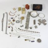 A small collection of costume jewellery,