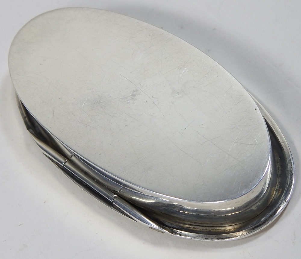 An Edwardian silver and enamelled snuff box, of oval shape, - Image 5 of 11