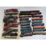 Quantity of Trains and Carriages including SNCF BB-13001 by Jouef ... SBB-CFF 11520 by Lima ...