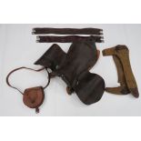 WW2 Dated 1902 Pattern Trooper‚' Saddle dark brown leather saddle and side flaps. Steel front arch