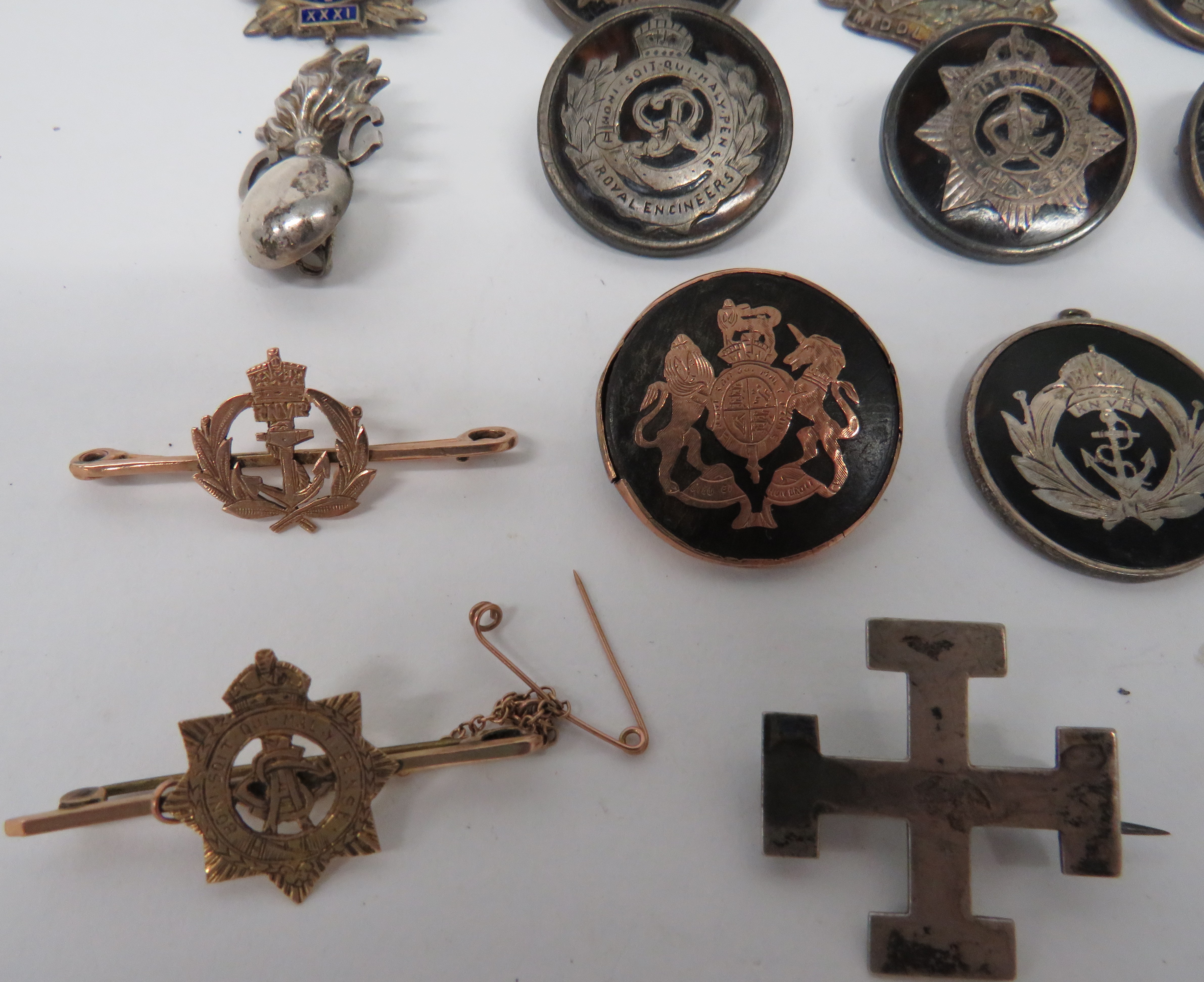 Selection of Military Sweetheart Badges Including Gold Examples including 9 ct. RNVR ... 9 ct. KC - Image 2 of 2