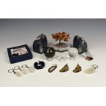 NATURAL HISTORY - Mineral jewellery and collectables, comprising of Agate slice pendants x3 /