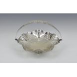 An Elizabeth II silver swing handled bon bon basket, Birmingham, 1970, maker's mark S.B.Ltd, of