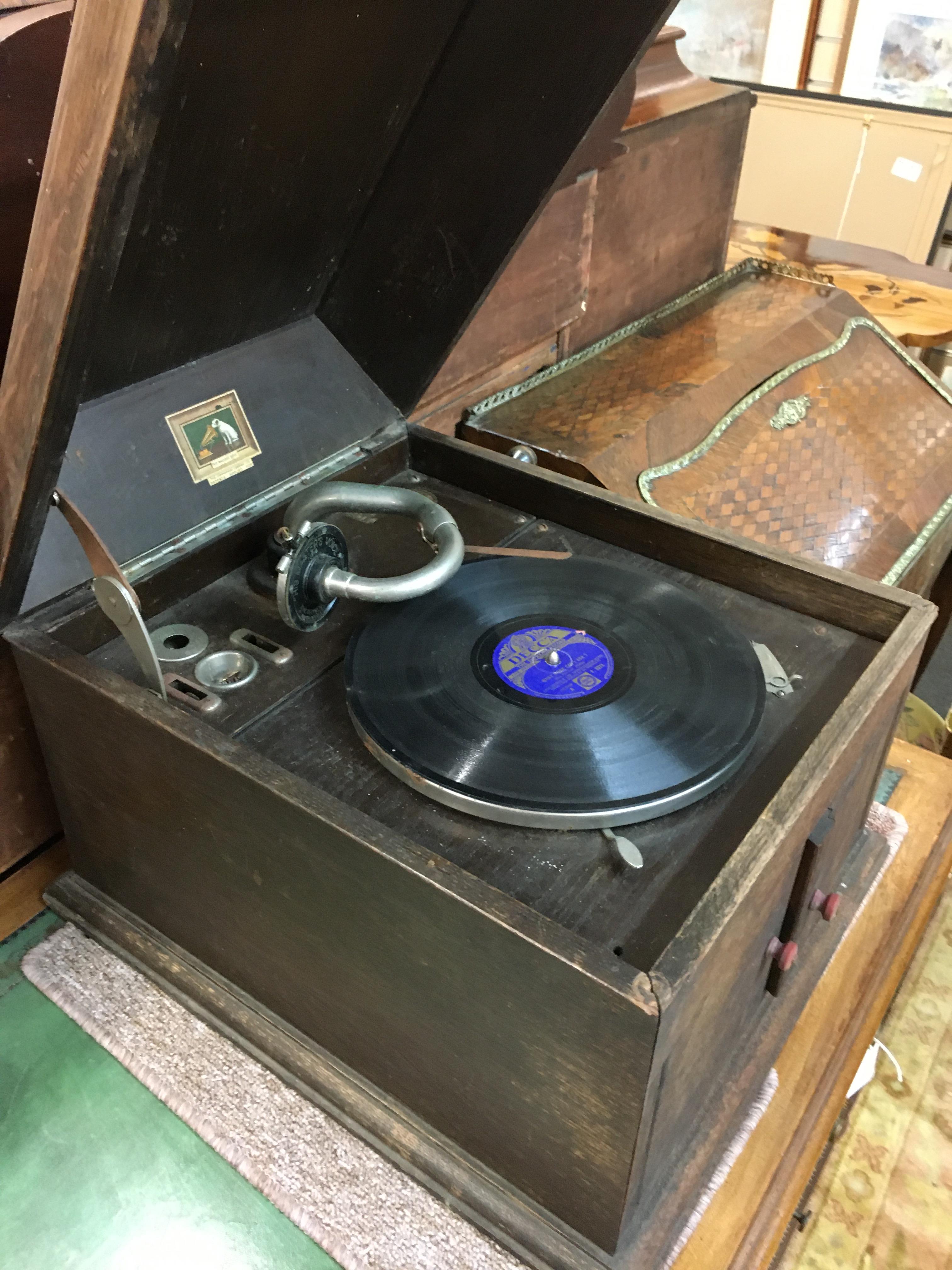 An oak cased ' His Masters Voice ' model 103 table-top gramophone, the hinged front doors opening to - Image 6 of 7