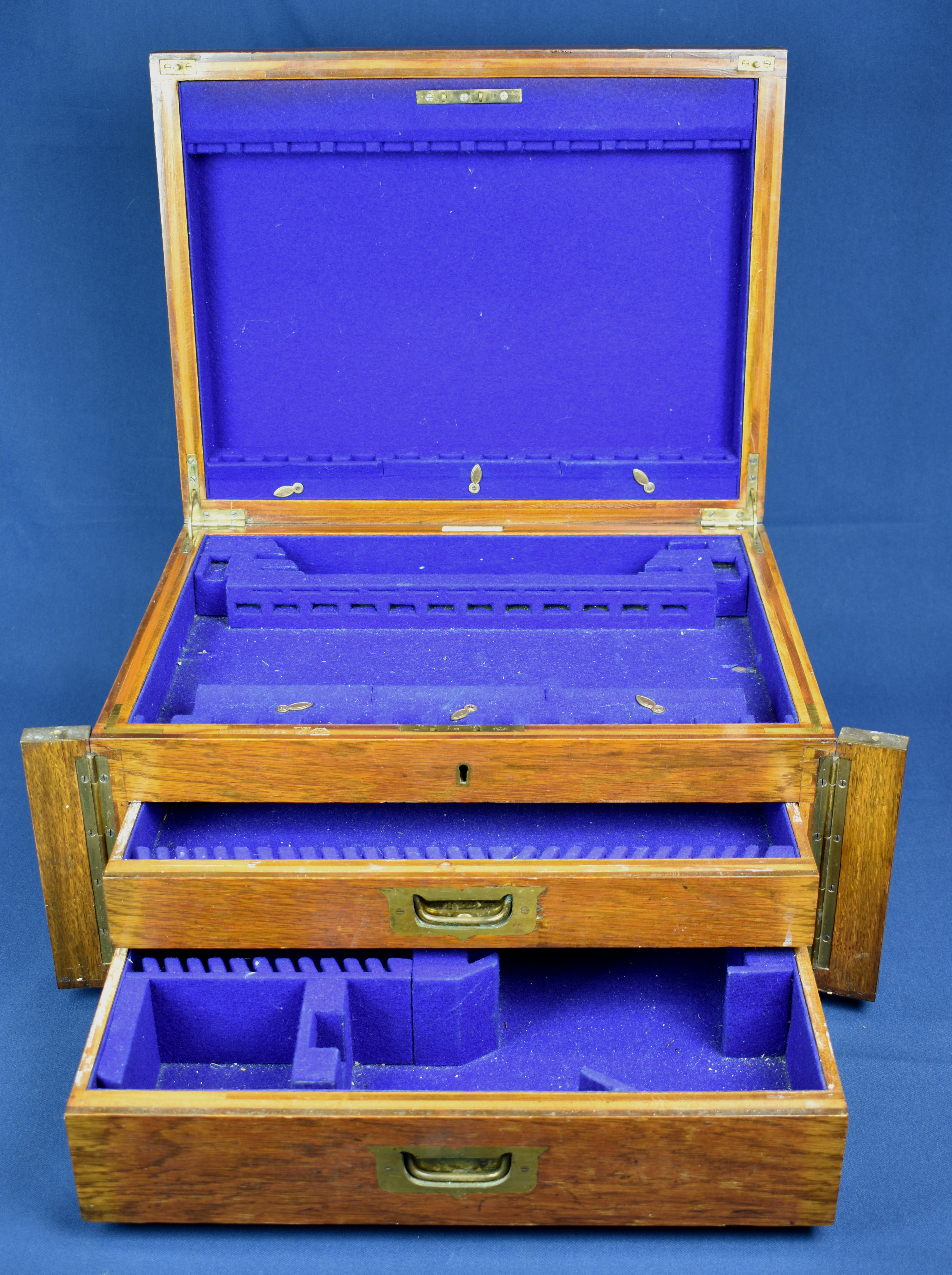 An antique Robinson & Co cutlery case.