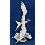 Boehm, 'Forster's Tern On The Wing' limited edition figurine, No. 155. 52cm high.