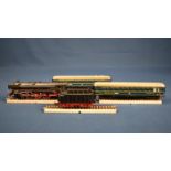 A Marklin H0 gauge locomotive and tender 01097 F800 and dining car 346/2J, sleeping car 346/3J and