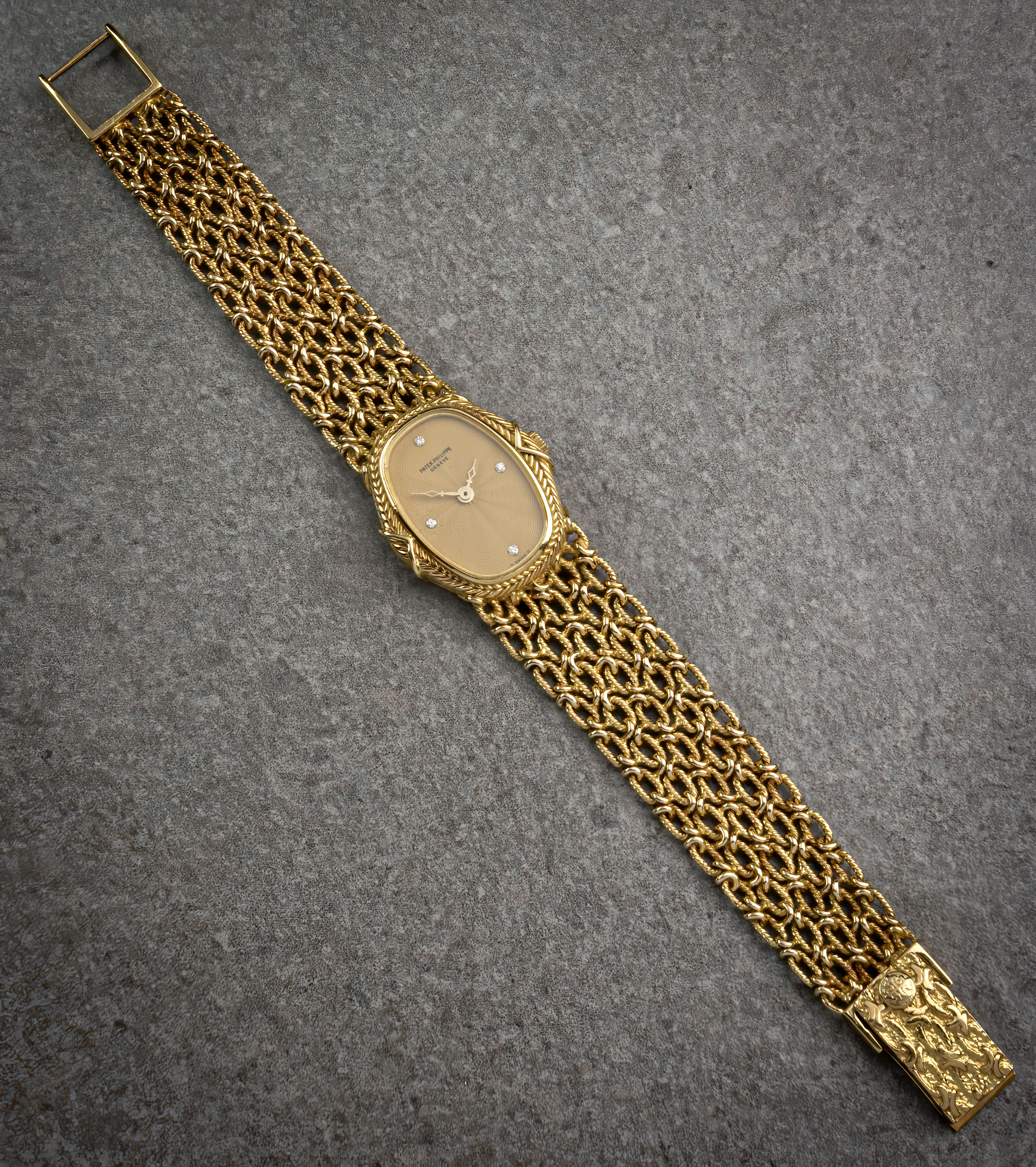Patek Philippe - a ladies 18ct gold and diamond ladies wrist watch, Ref. 4505/1, Movement No. - Image 2 of 10