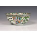 A Chinese porcelain famille verte bowl, 18th/19th century, with very slightly everted rim, finely
