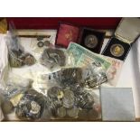 COINS : Wooden box with various coins and a couple of bank notes, including special 50ps and £1's,