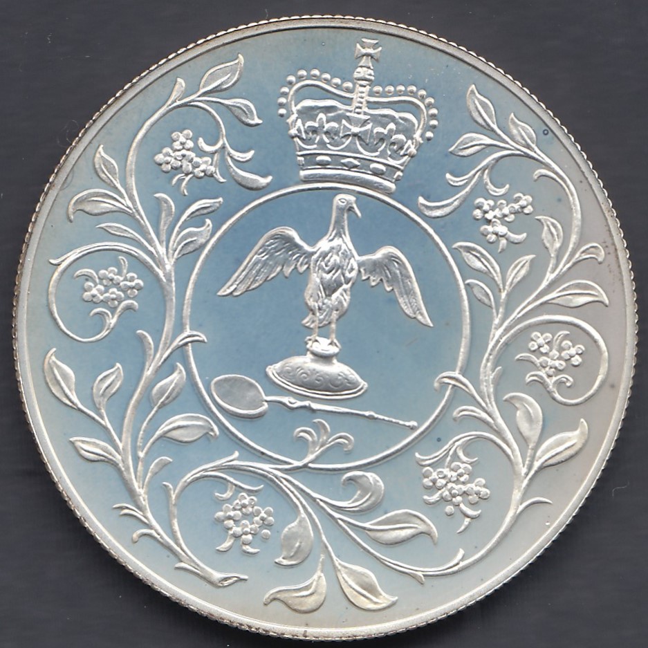 COINS : 1977 Silver Jubilee SILVER crown, in special display case, scarce to find in solid Silver.