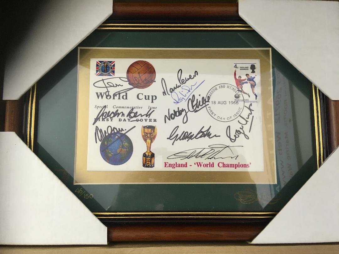 AUTOGRAPHS : 1966 World Cup Winners first day cover sign by Alan Ball, Gordon Banks, Jack Charlton,
