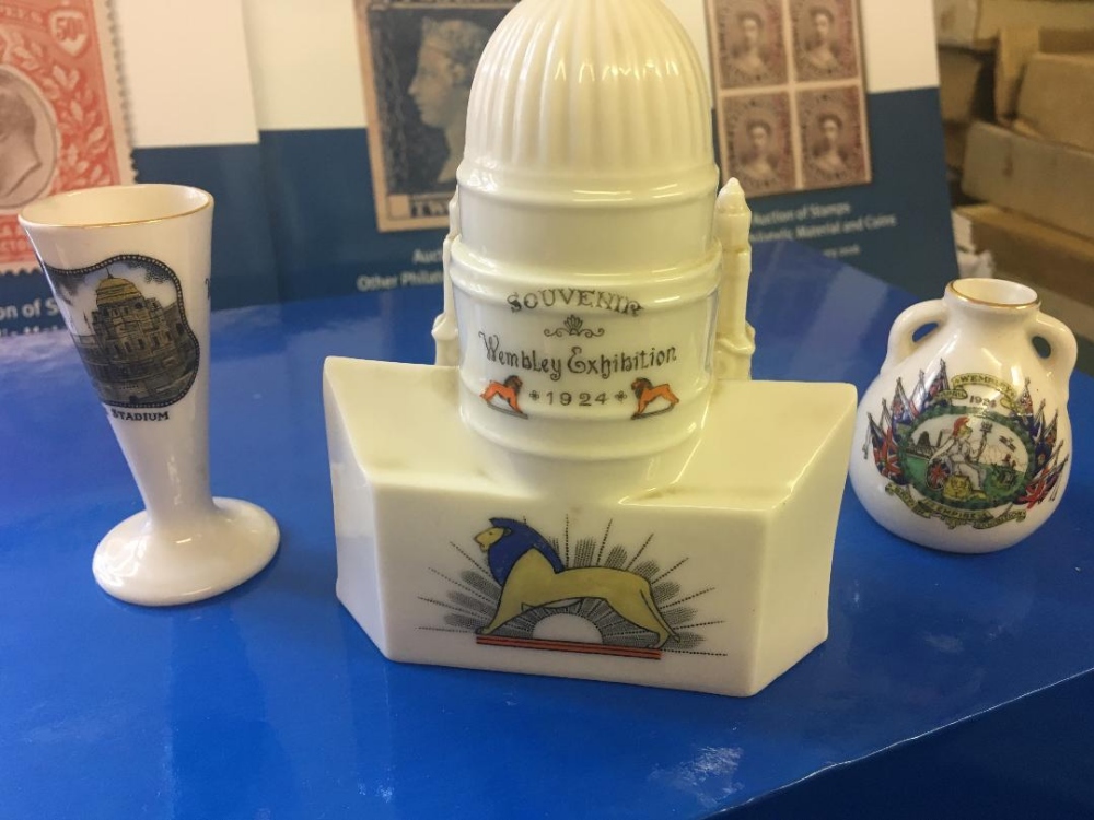 1924 Wembley Exhibition, three Crested China items. St Pauls and two vases.