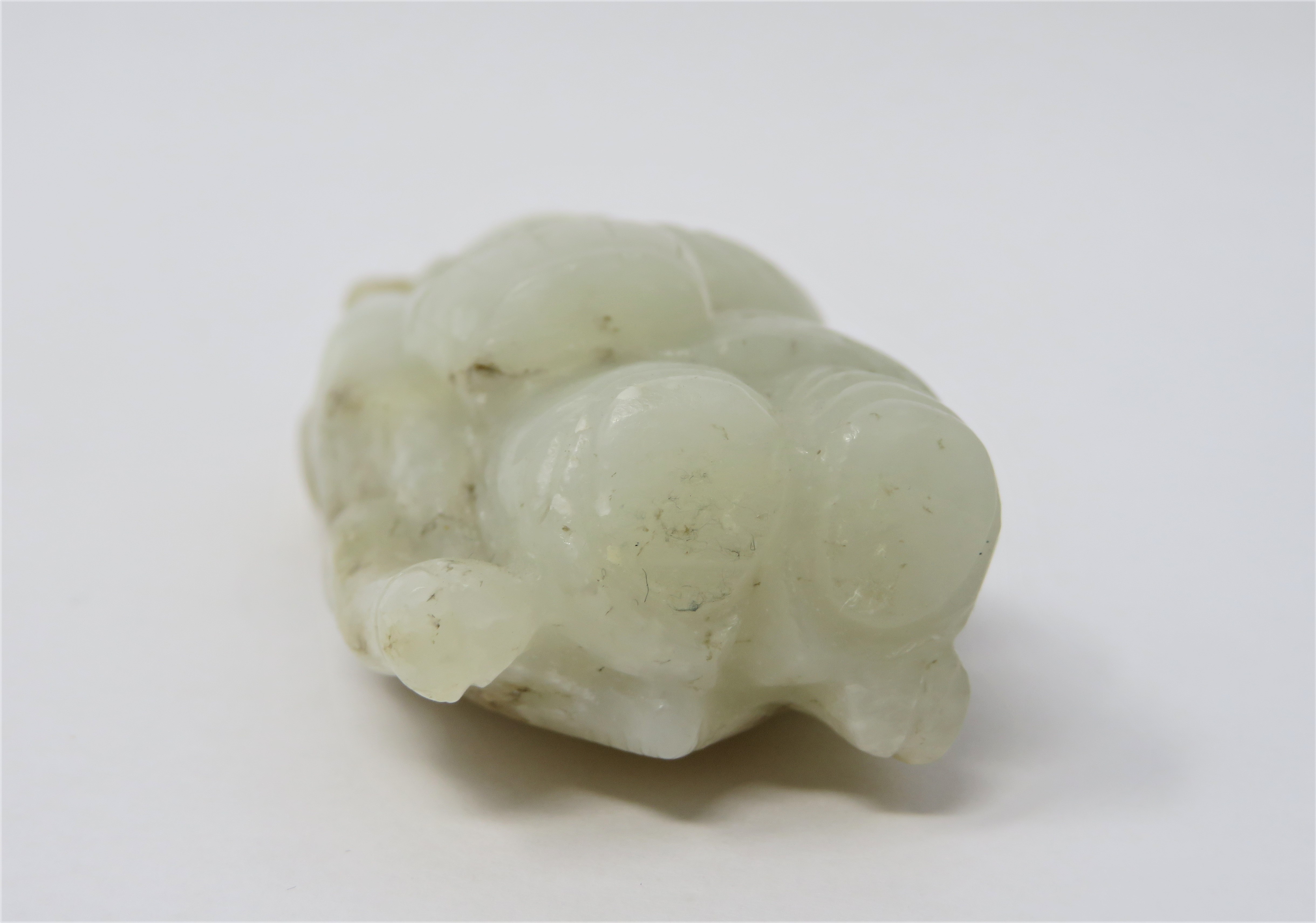 A CHINESE ARCHAISTIC JADE PIG - Image 6 of 8