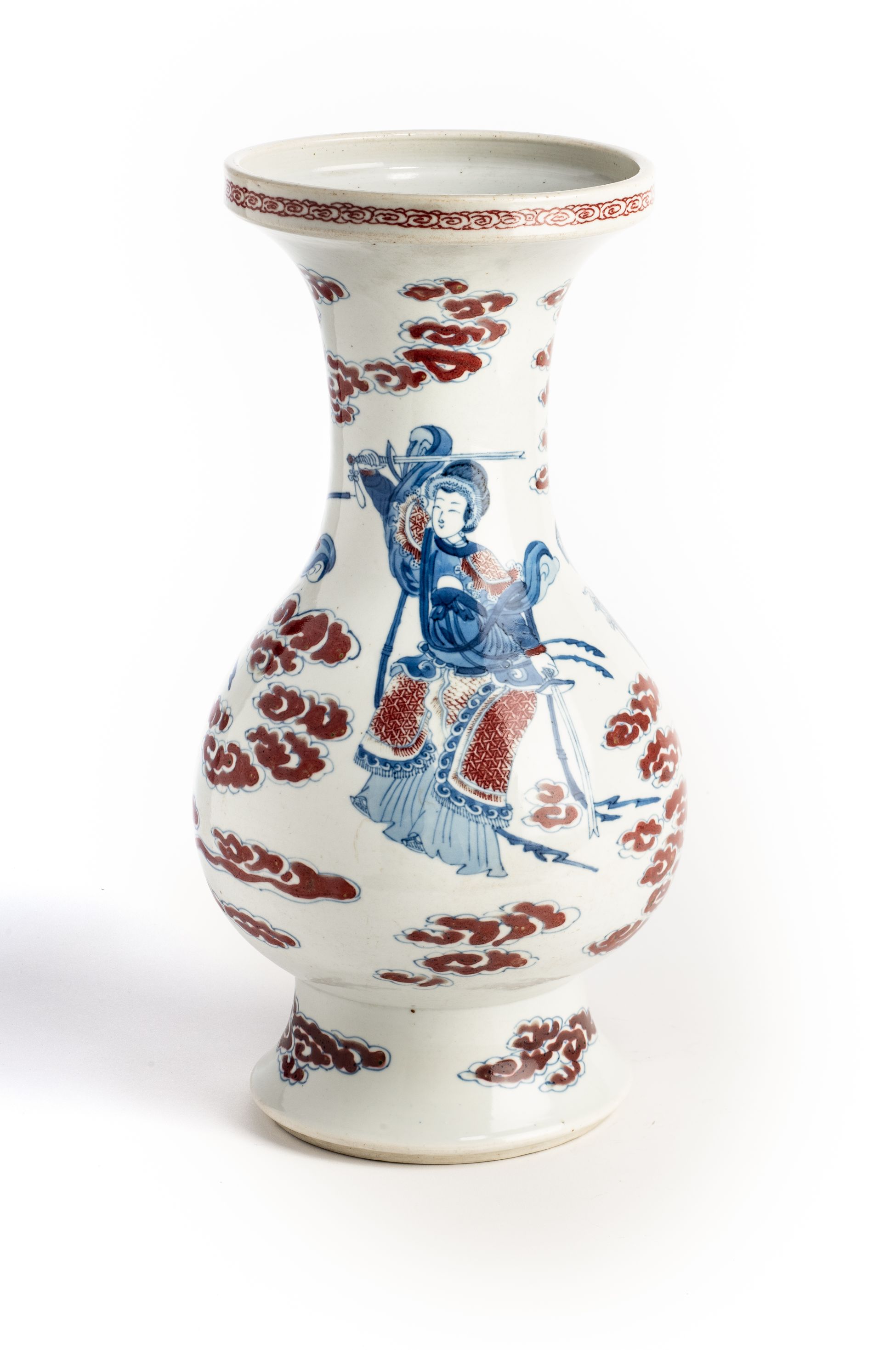 A CHINESE PORCELAIN VASE, 18TH CENTURY (PROBABLY SECOND QUARTER)