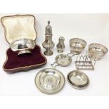 A GROUP OF ENGLISH SILVER