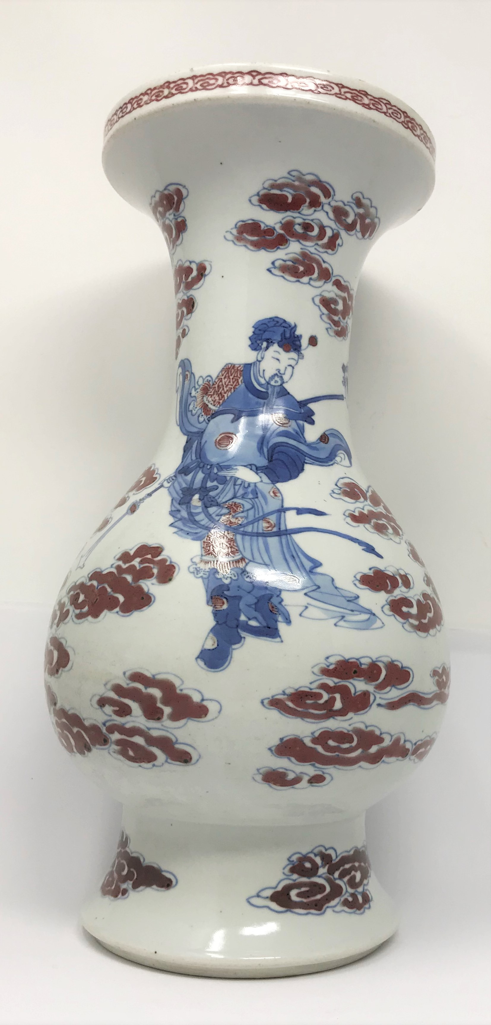 A CHINESE PORCELAIN VASE, 18TH CENTURY (PROBABLY SECOND QUARTER) - Image 2 of 6