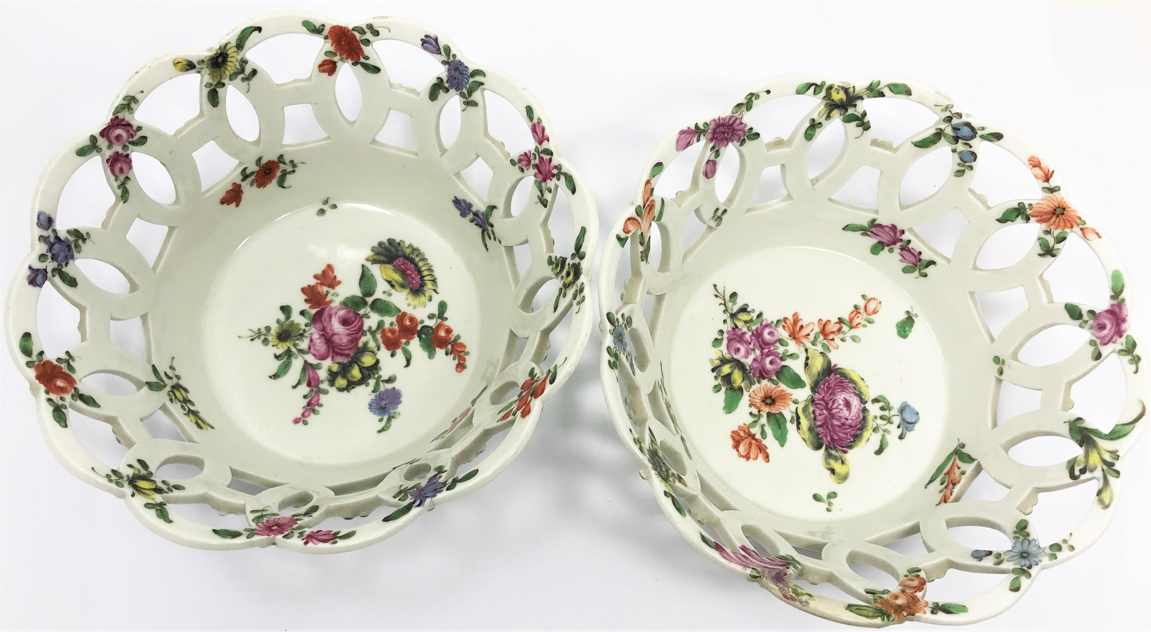 A PAIR OF WORCESTER BASKETS, CIRCA 1765 - Image 2 of 4