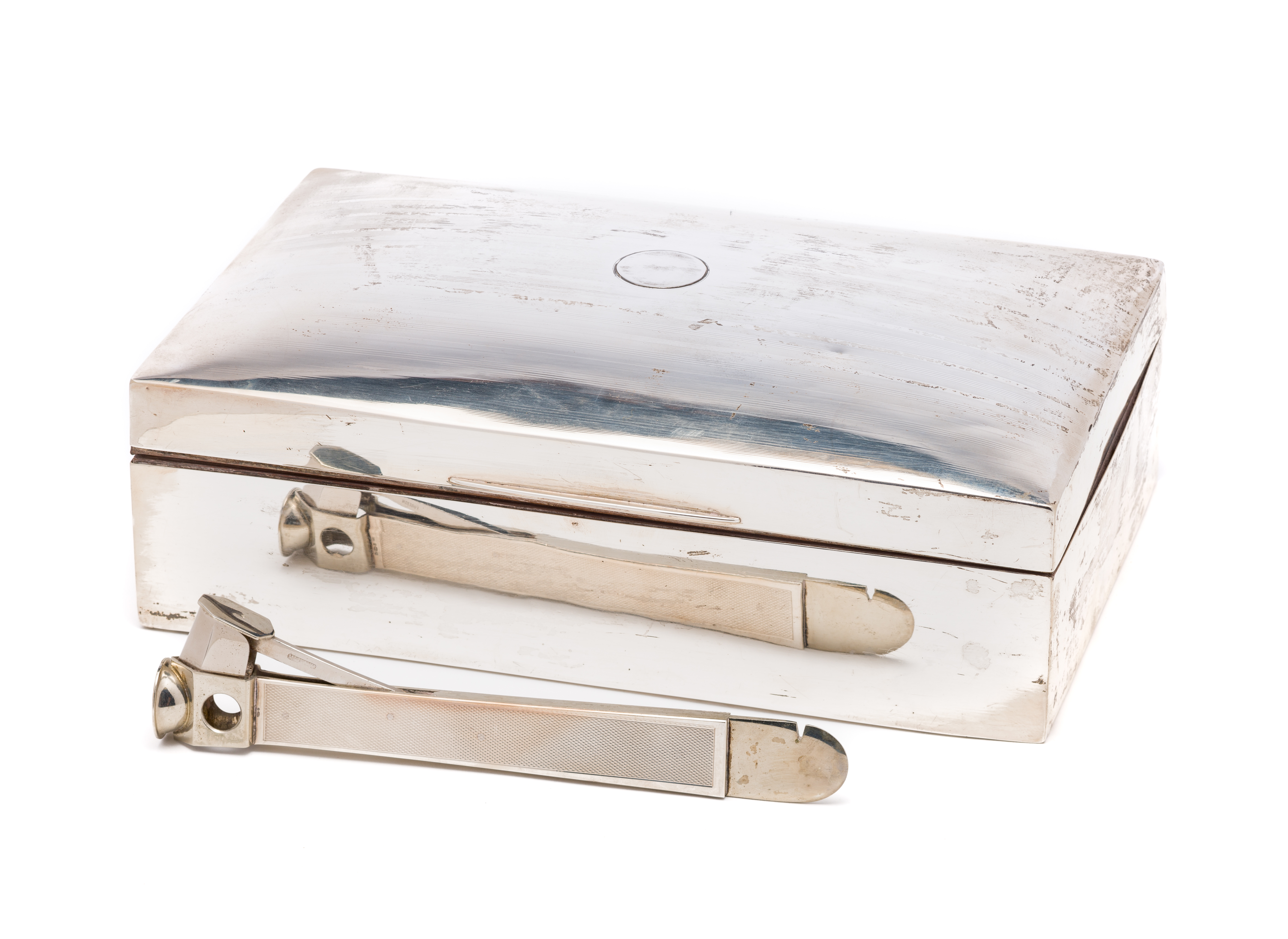 A SILVER CIGAR BOX, WILLIAM NEALE & SON LTD., BIRMINGHAM, CIRCA 1915