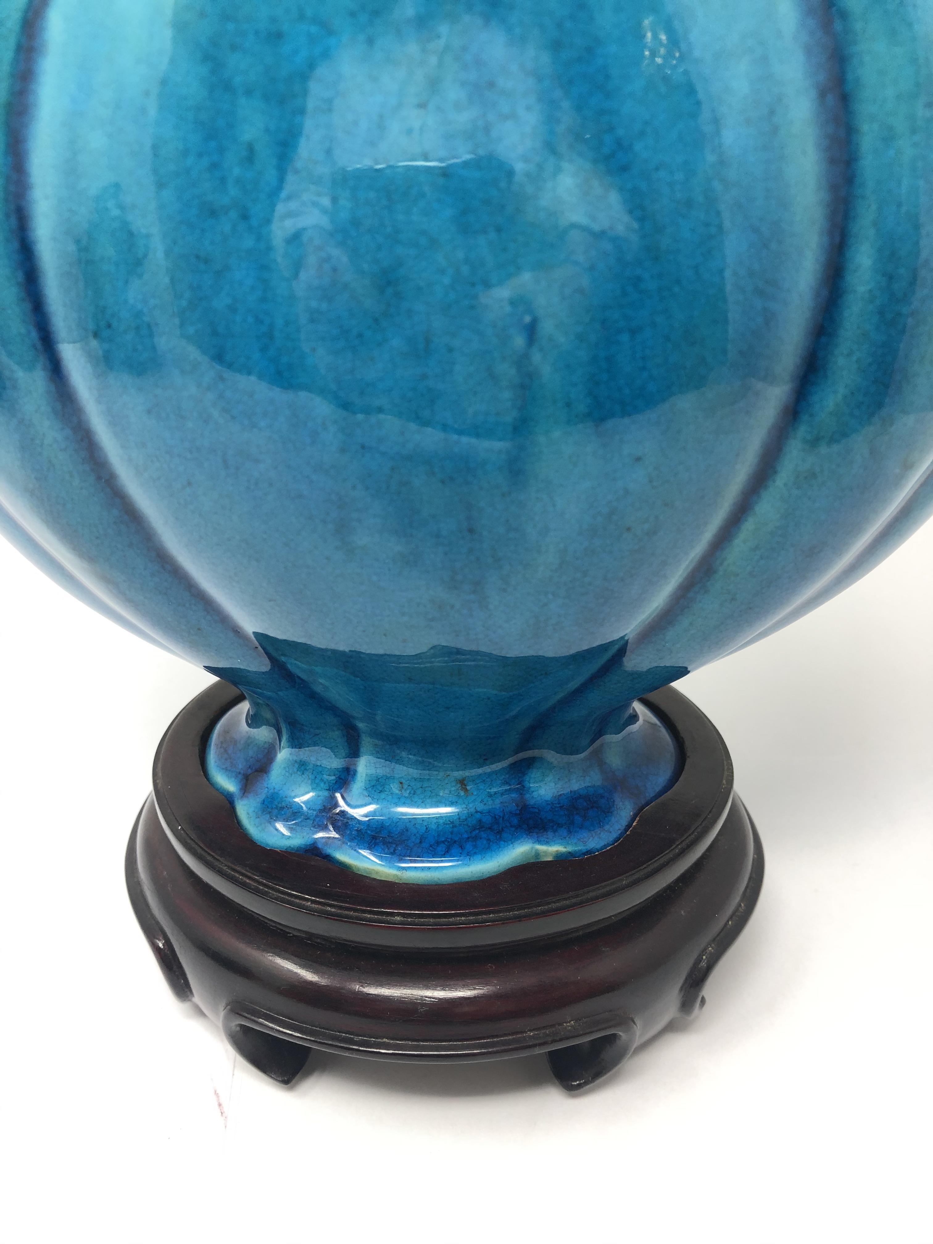 A CHINESE TURQUOISE-GLAZED MOON FLASK, 19TH / 20TH CENTURY - Image 4 of 5