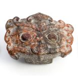 A CHINESE ARCHAISTIC JADE BUCKLE, 20TH CENTURY