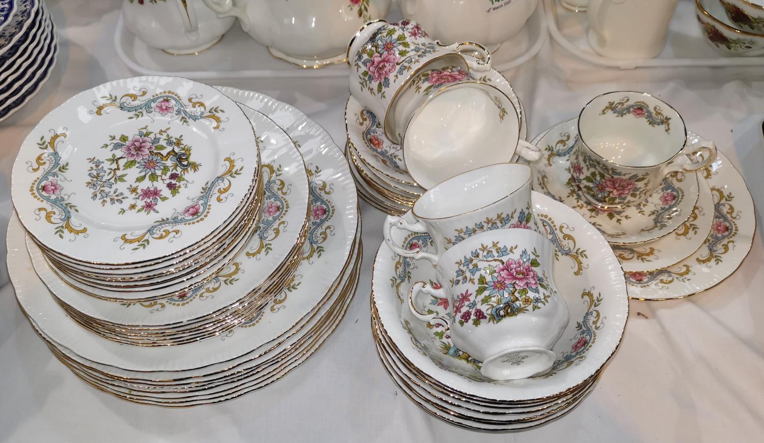 A Royal Standard floral pattern dinner and tea service