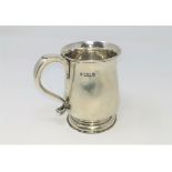 An early 20th century hallmarked silver christening mug with monogram 'DB', London, 1913, 6.6oz