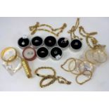 Eight dress rings and a selection of costume jewellery