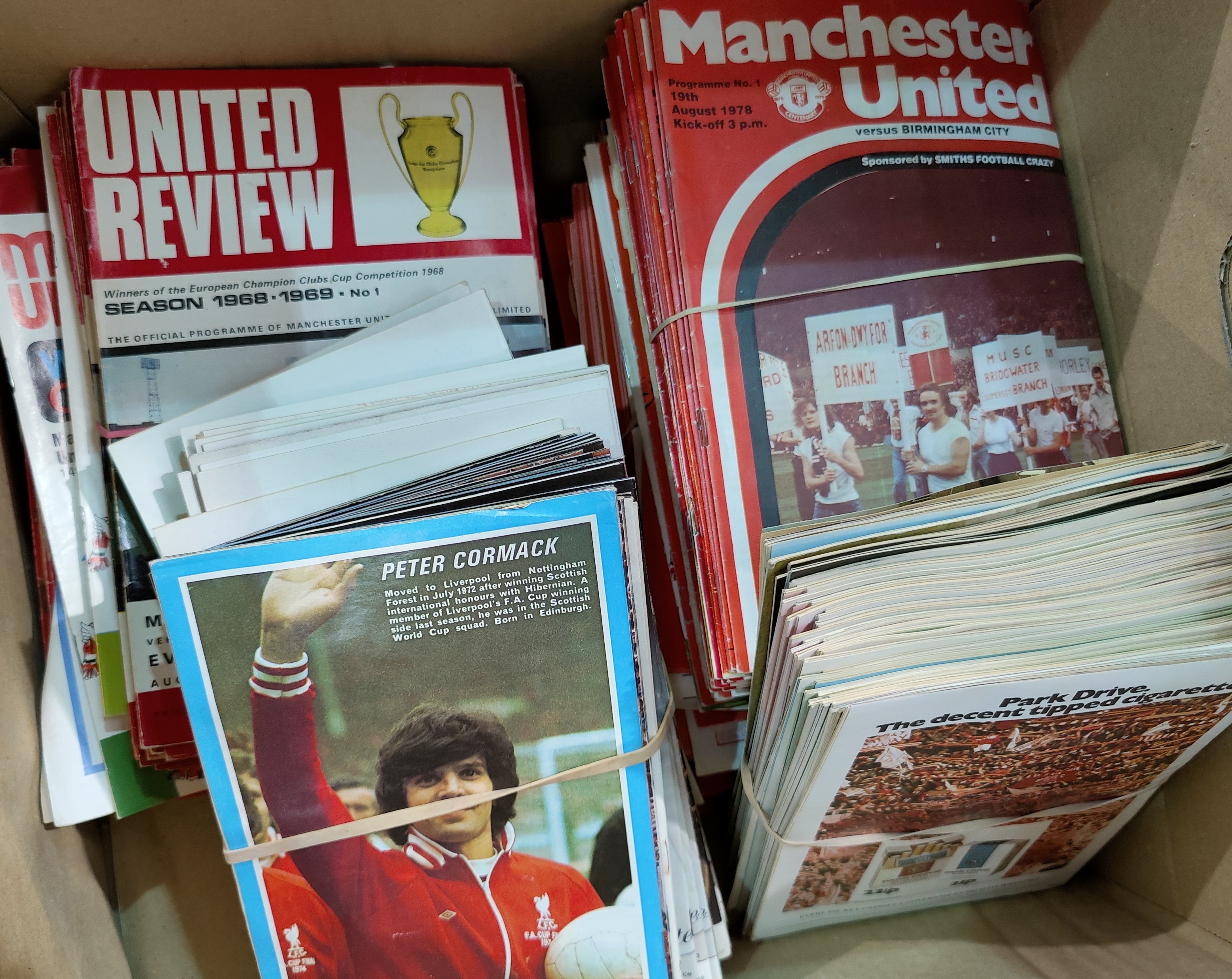 A good selection of vintage 1960's/70's Manchester United football programmes etc - Image 2 of 2