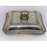 A hallmarked silver covered entree dish by Mappin & Webb, Sheffield 1918, 52 oz