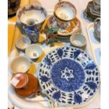 An 18th/19th century Chinese blue & white plate, diameter 21 cm; a famille rose rice bowl with 6