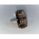 A yellow metal dress ring sat with large rectangular smoky quartz stone, unmarked but tests as