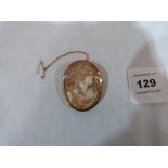 A 9ct set shell cameo brooch