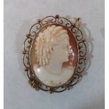 A shell cameo brooch set in 9ct gold