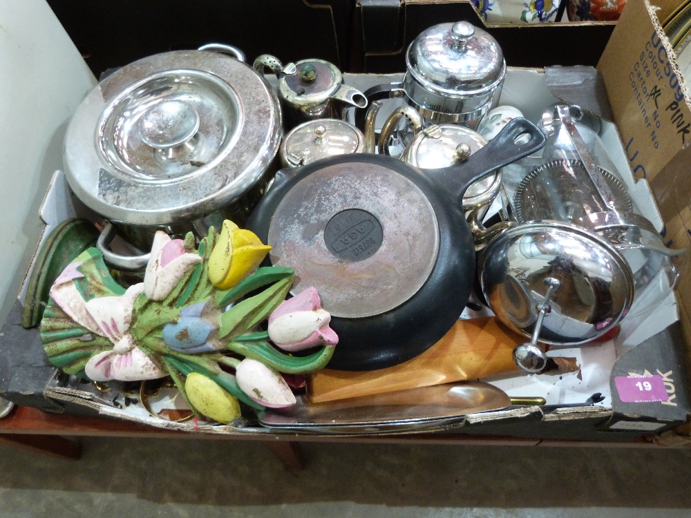 Two boxes of ceramics and kitchenalia